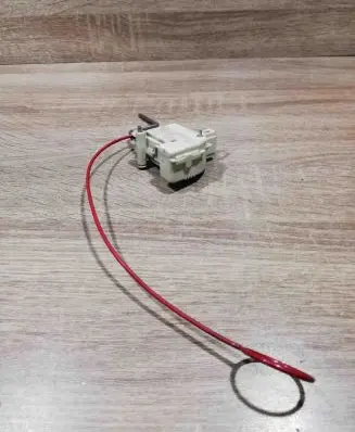 Audi A4 S4 B5 8D Fuel tank cap lock 2s8489862153