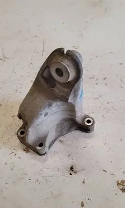Mercedes-Benz ML W166 Engine mounting bracket A6422237004