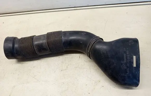 Mercedes-Benz CLK A209 C209 Air intake duct part A2095280207