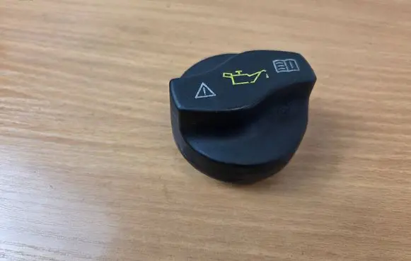 Audi A7 S7 4G Oil filler cap A0000101585 PA66G35