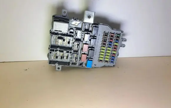 Honda Accord Fuse module A000011 E6A000011 1S0QGNX1