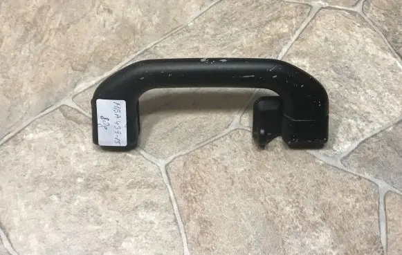 Mercedes-Benz C W203 Rear interior roof grab handle A2038100551