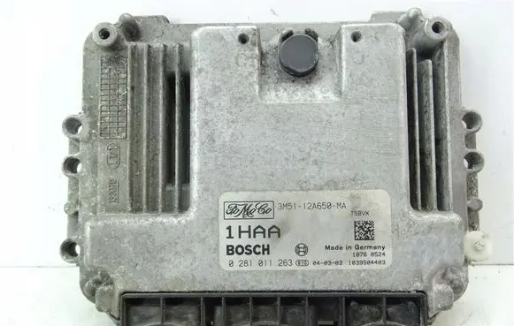 Ford C-MAX I Engine control unit/module 3M5112A650MA