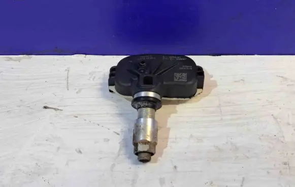 Chevrolet Tahoe Tire pressure sensor 15825475