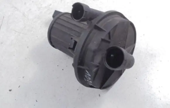 Audi A3 S3 8L Secondary air pump 06A959253B
