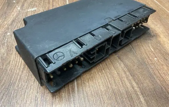 Mercedes-Benz E W124 Comfort/convenience module 1248203236