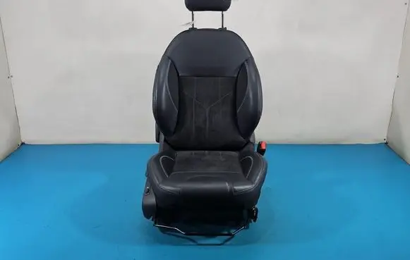 Peugeot 2008 I Front passenger seat IMPRK1601507