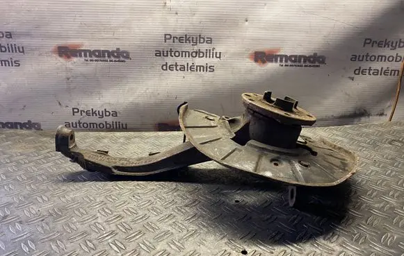 Volkswagen Touareg I Front wheel hub 7L0407258