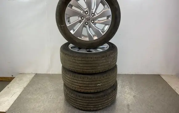 Suzuki SX4 S-Cross R17 alloy rim 