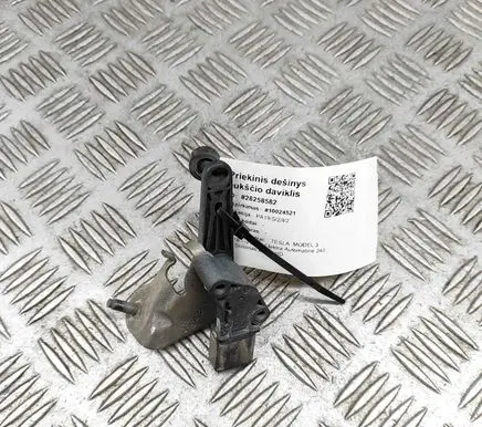 Tesla Model 3 Rear air suspension level height sensor 104497100C