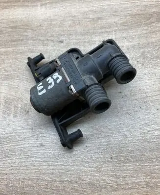 BMW 5 E39 Coolant heater control valve 8379921 1147412154
