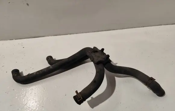 Volkswagen PASSAT B6 Engine coolant pipe/hose 1k0121086r