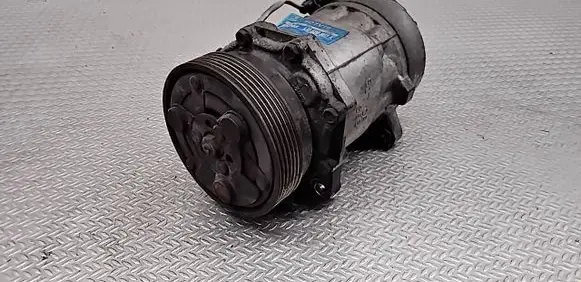 Volkswagen Golf IV Air conditioning (A/C) compressor (pump) 1j0820803k