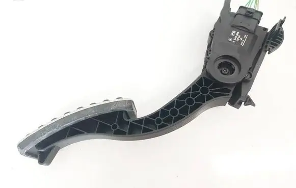 Mercedes-Benz A W176 Accelerator throttle pedal A2463001604