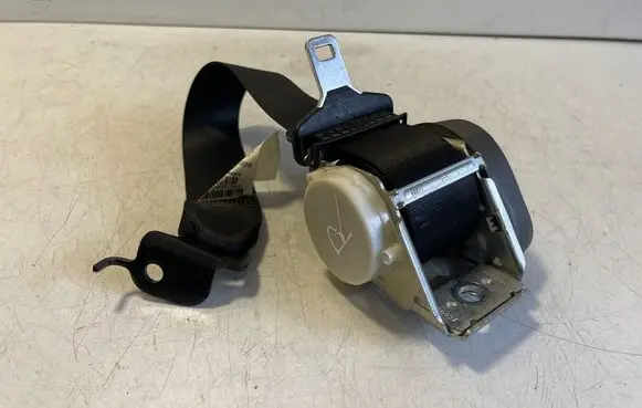 BMW X3 F25 Rear seatbelt 7266544