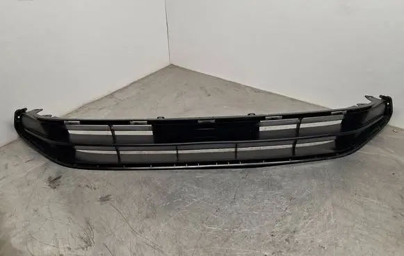 Honda Jazz Front bumper lower grill 71102TF0G010M1
