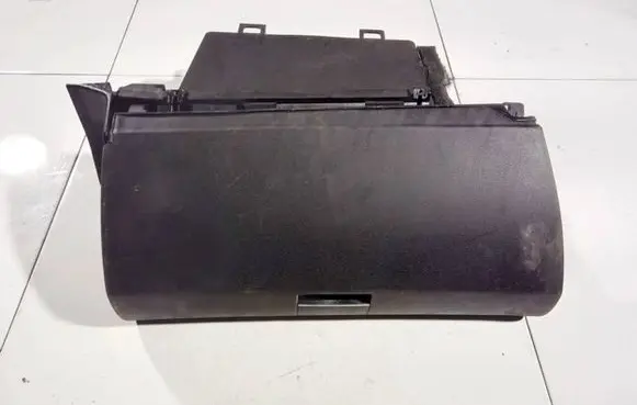 Mercedes-Benz A W169 Glove box