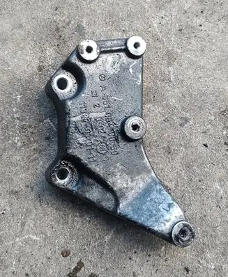 Mercedes-Benz C W204 Engine mounting bracket A6510940039