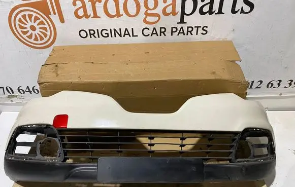 Renault Captur Front bumper 620221421R