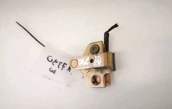Ford Mondeo Mk III Rear door lock loop/hook striker 96bgf21882al 96bg-f21882-al