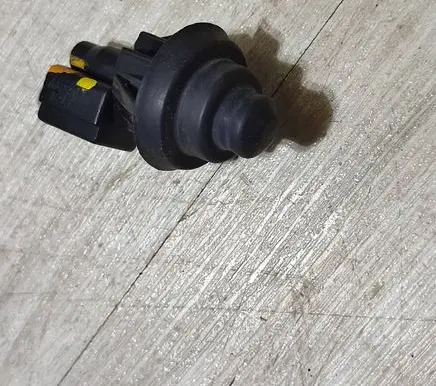 Dacia Jogger Rear door sensor 7700427640B
