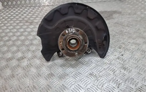 Front wheel hub