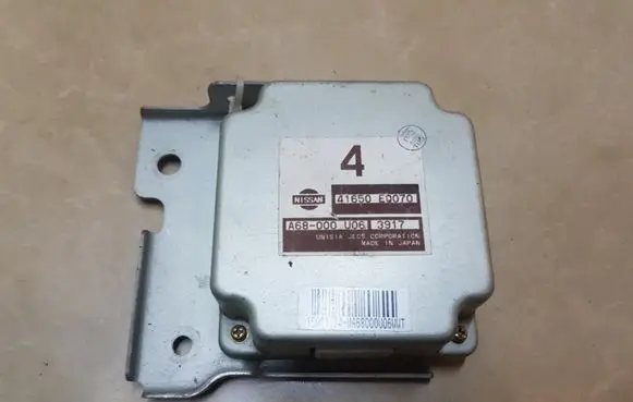 Nissan X-Trail T30 Torque split ecu control unit/module 41650EQ070