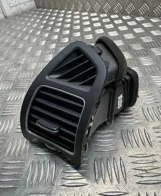 KIA Sorento Dashboard air vent grill cover trim 2P97480105