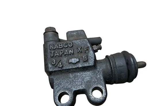 Nissan X-Trail T30 Clutch master cylinder 