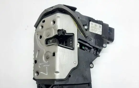Seat Alhambra (Mk2) Sliding door lock 7N0839015L