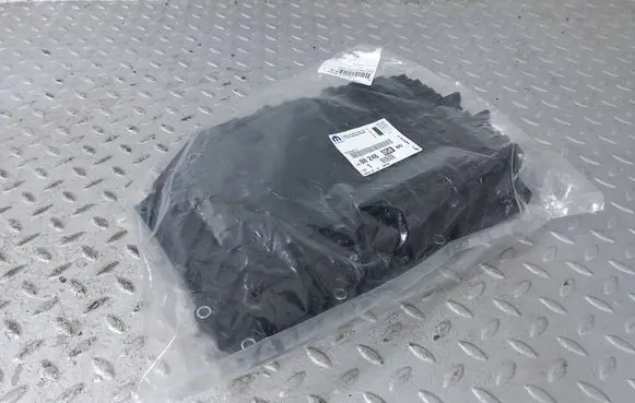 Peugeot 3008 II Gearbox sump 9824605880