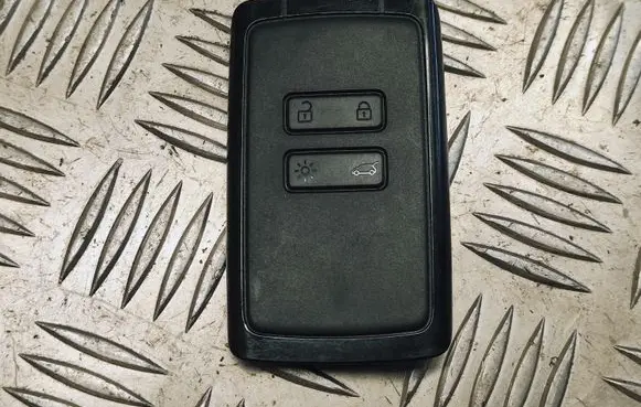 Renault Megane IV Ignition key/card 