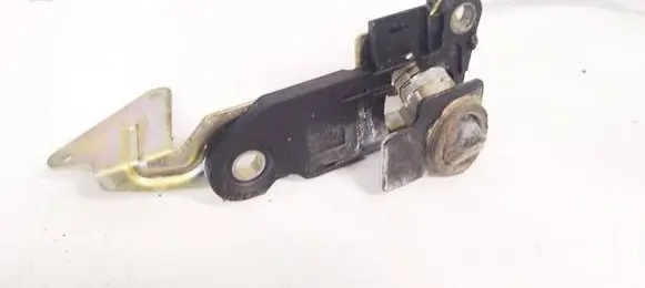 Volkswagen PASSAT B5.5 Tailgate exterior lock 3B9827297A
