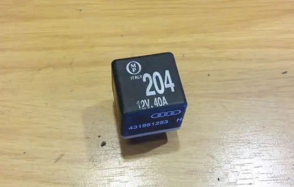 Audi A8 S8 D2 4D Other relay 431951253H