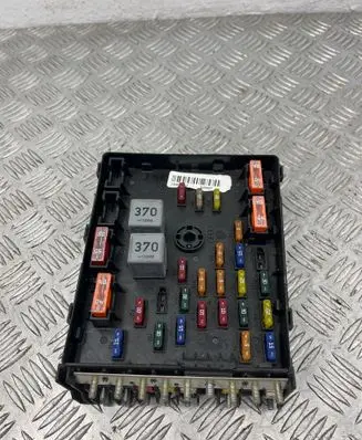Volkswagen PASSAT B7 Fuse module 3C0937125 63592777
