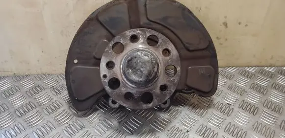 Mercedes-Benz E W212 Front wheel hub
