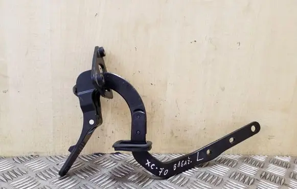Volvo XC70 Tailgate/trunk/boot hinge 8643157