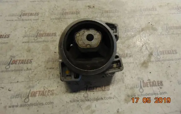 Mercedes-Benz A W169 Engine mount bracket A1692400618