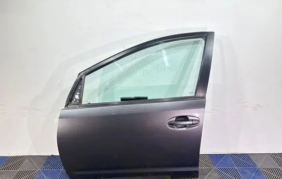 Toyota Prius (XW20) Front door 