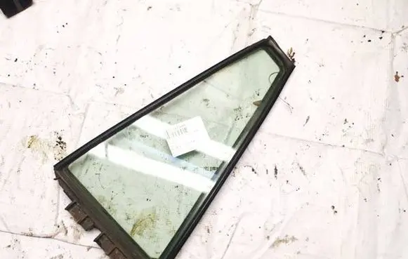 Toyota RAV 4 (XA30) Rear vent window glass as2
