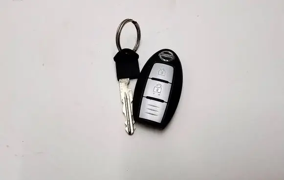 Nissan Qashqai Ignition key/card S180144102 S180144202 2012D06167