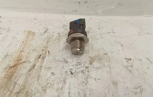 Fuel pressure sensor