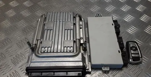 BMW 7 F01 F02 F03 F04 Engine ECU kit and lock set 7640087 5WK93946 9226955