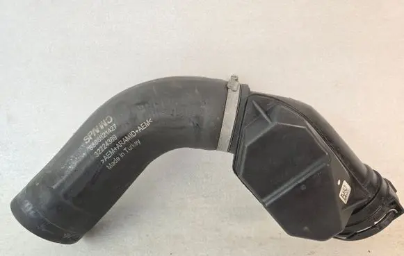 Volvo XC40 Intercooler hose/pipe 32224389