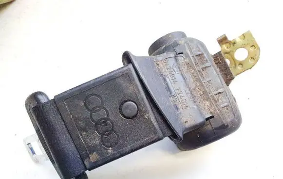 Middle seatbelt (rear)