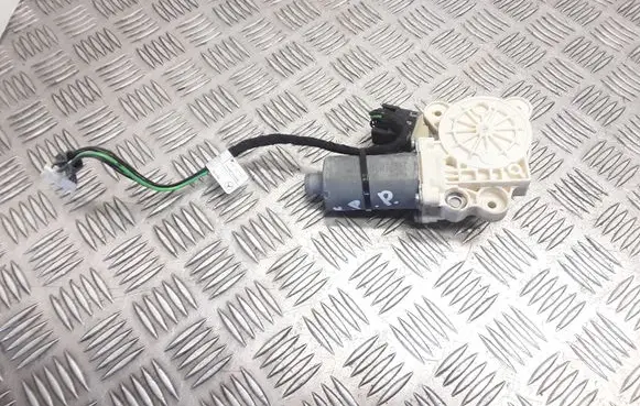 Mercedes-Benz E W211 Front door window regulator motor 2118202942 0130821970 A2035403705