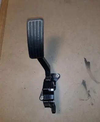 Subaru Forester SJ Accelerator throttle pedal 36010FJ050 1988001020