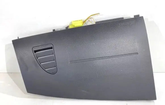 Nissan Versa Passenger airbag