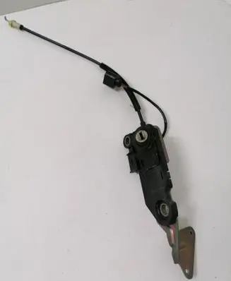 Volkswagen PASSAT B5.5 Tailgate exterior lock 3B9827297A