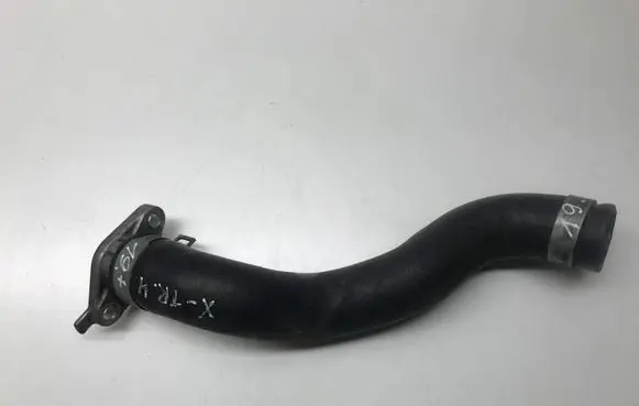Nissan X-Trail T30 Engine coolant pipe/hose
